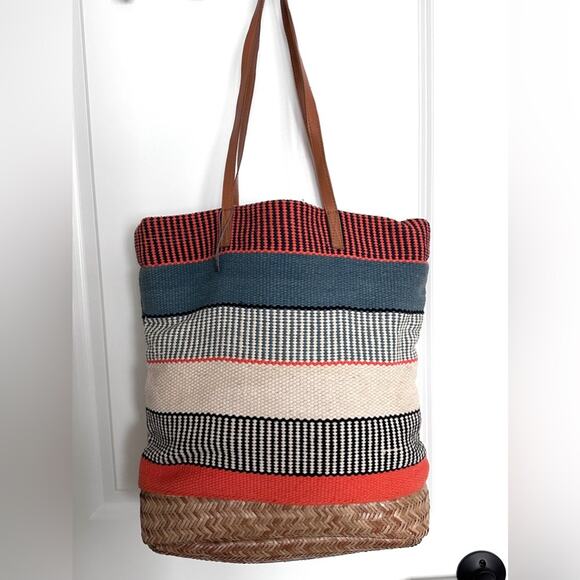 COPY - Lucky Brand lined beach tote multicolor stripe woven bottom - Picture 1 of 9